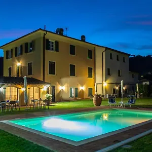 Apartment Garden Relays Rosy, Massarosa